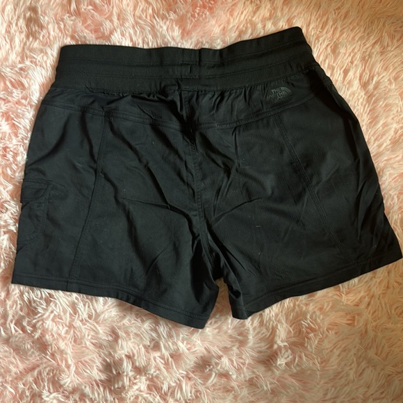 The North Face black shorts size medium elastic waist - Picture 4 of 5